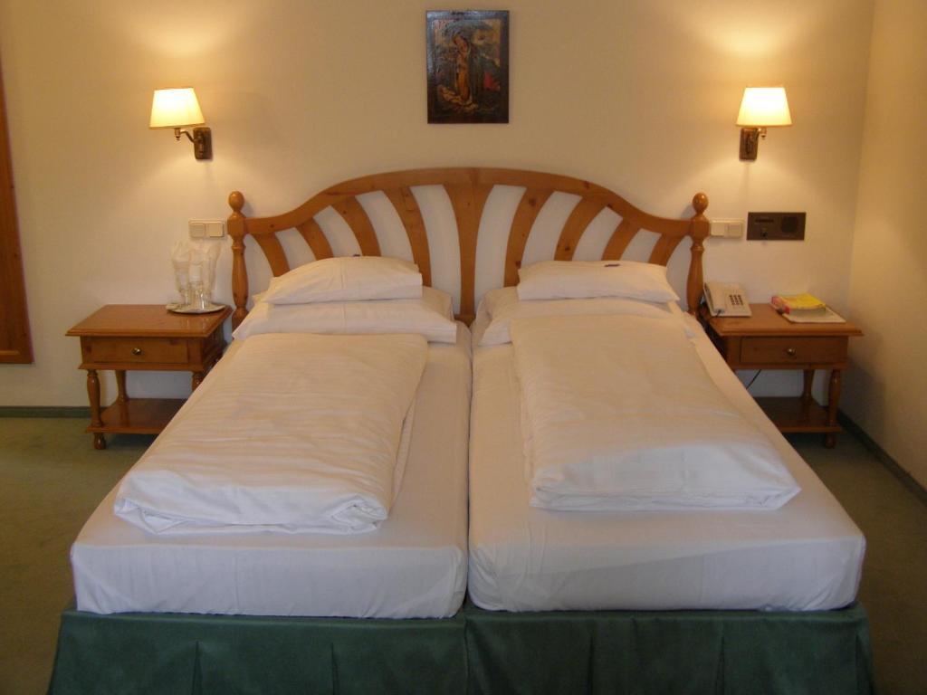Hotel Landhaus Fuhrgassl-Huber Viena Quarto foto